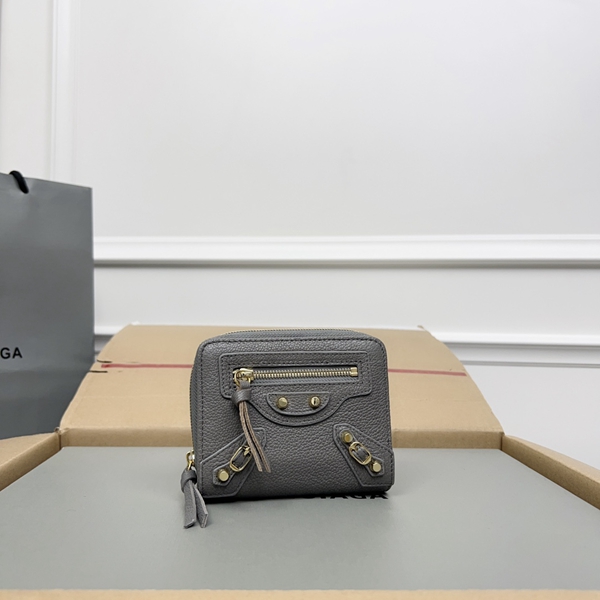 超激安ブランド財布偽物着用イメージ